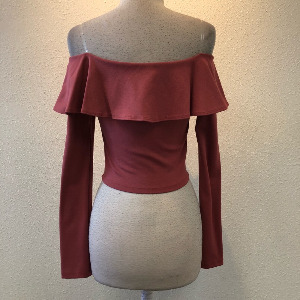 Lovely Ruffled Off-Shoulder - Picture 2 of 5